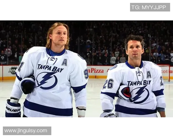 李静谈足球人生：从青涩少年到职业球员的成长之路