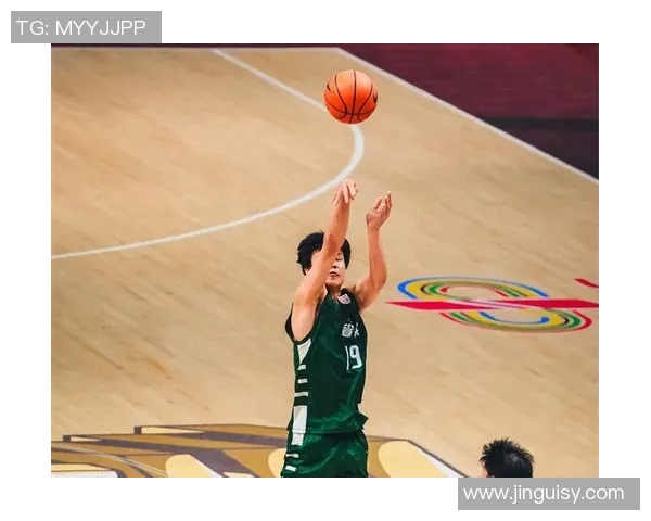 以小前锋为核心的战术革新与篮球场上新风潮的崛起